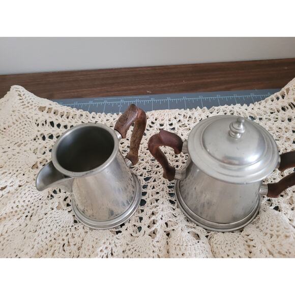 Vintage Stieff Pewter Colonial Sugar Bowl lid and Creamer Wood Handles - Picture 3 of 6